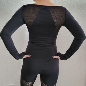 CARBON38 top size M L